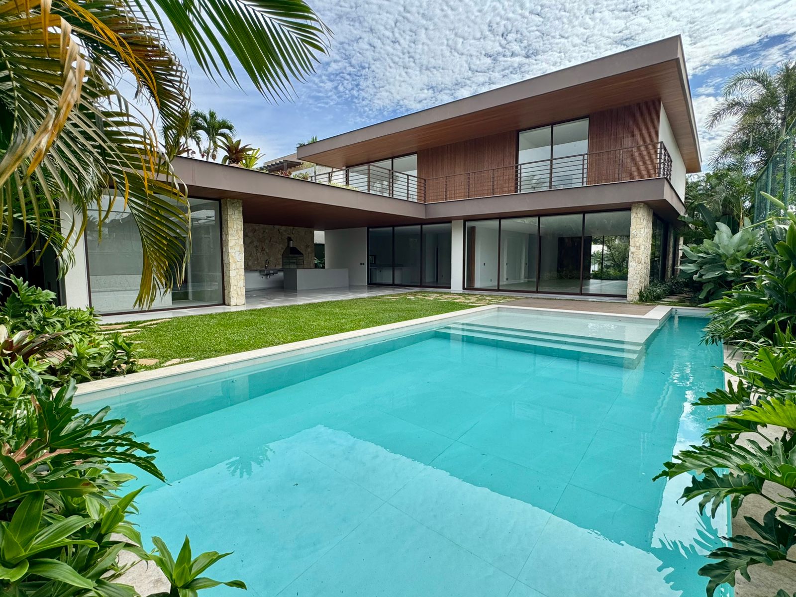Seven Luxury Real State